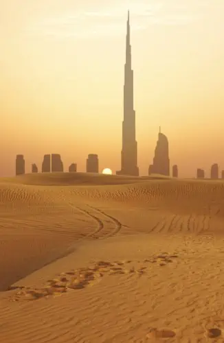 Investoren Paradies Dubai, mit Blick auf die Wüste.